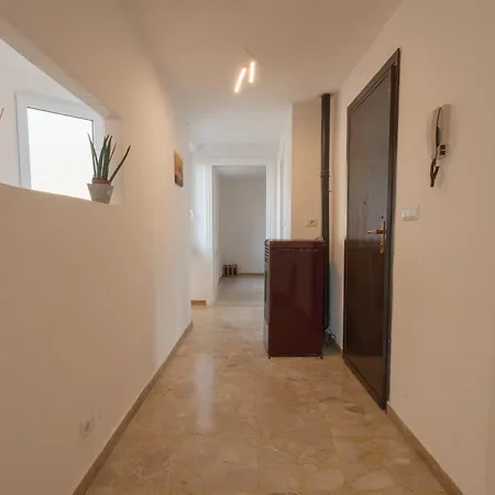 Attico Centro Langhexplorer Διαμέρισμα Dogliani