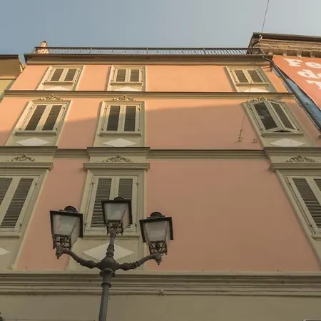 Διαμέρισμα Attico Centro Langhexplorer *