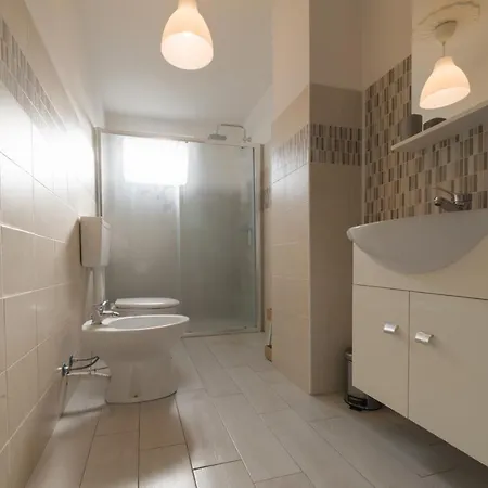 Attico Centro Langhexplorer 아파트 돌리아니